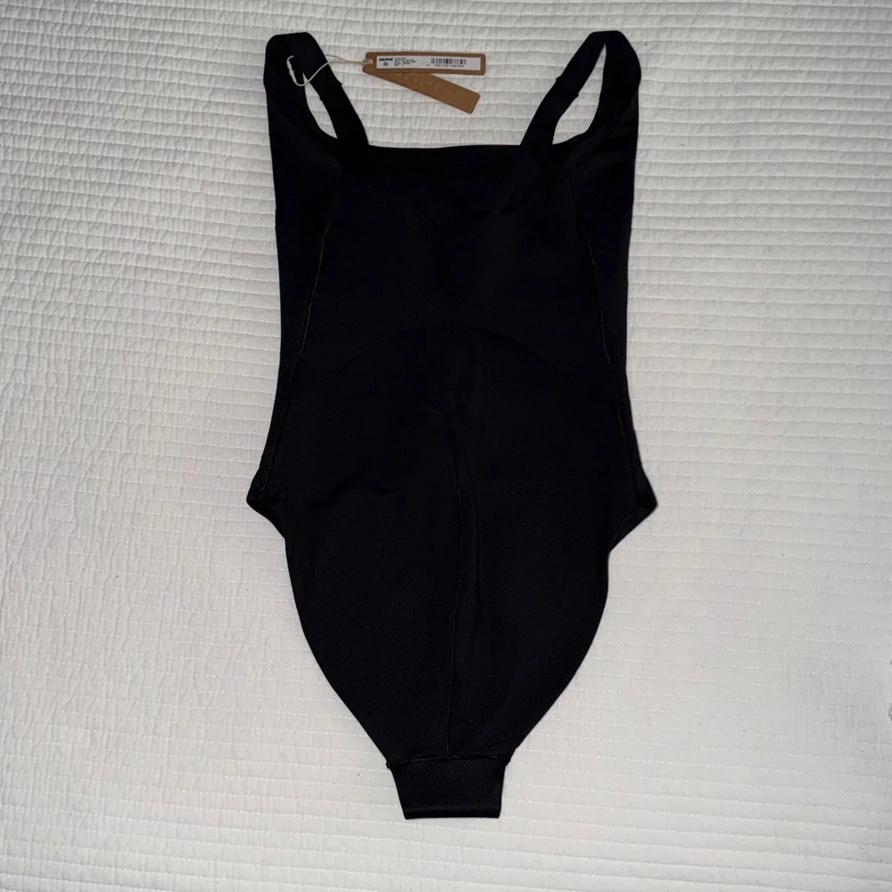 SKIMS Iconic Swim Snatching One Piece Obsidian Size S NWT